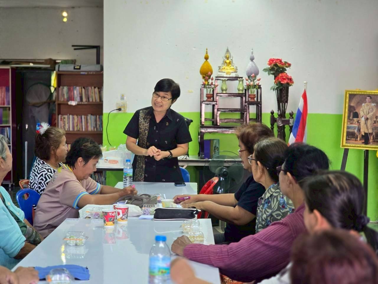 อำเภอโคกสำโรง โดยสำนักงานพัฒนาชุมชนอำเภอโคกสำโรง ดำเนินโครงการเตรียมความพร้อมหมู่บ้านแพร่ระบาดยาเสพติดพัฒนาสู่หมู่บ้านต้นกล้ากองทุนแม่ของแผ่นดิน