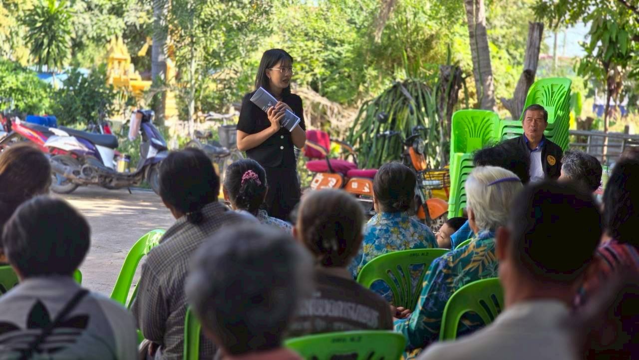 อำเภอโคกสำโรง โดยสำนักงานพัฒนาชุมชนอำเภอโคกสำโรง ดำเนินโครงการพัฒนาศักยภาพคณะกรรมการหมู่บ้านต้นกล้ากองทุนแม่ของแผ่นดิน