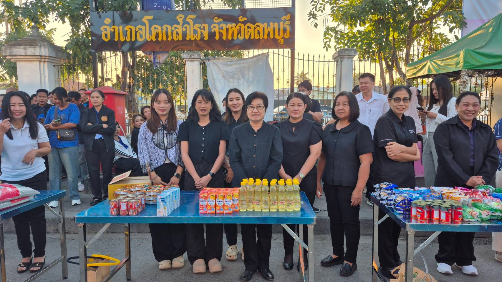 อำเภอโคกสำโรง โดยสำนักงานพัฒนาชุมชนอำเภอโคกสำโรง เข้าร่วมโครงการ “สร้างสุขสามัคคี ทำความดีเพื่อแผ่นดิน พระพุทธศาสนา” และโครงการ “ถนนสายวัฒนธรรม ปันน้ำใจสู่ผู้ยากไร้”