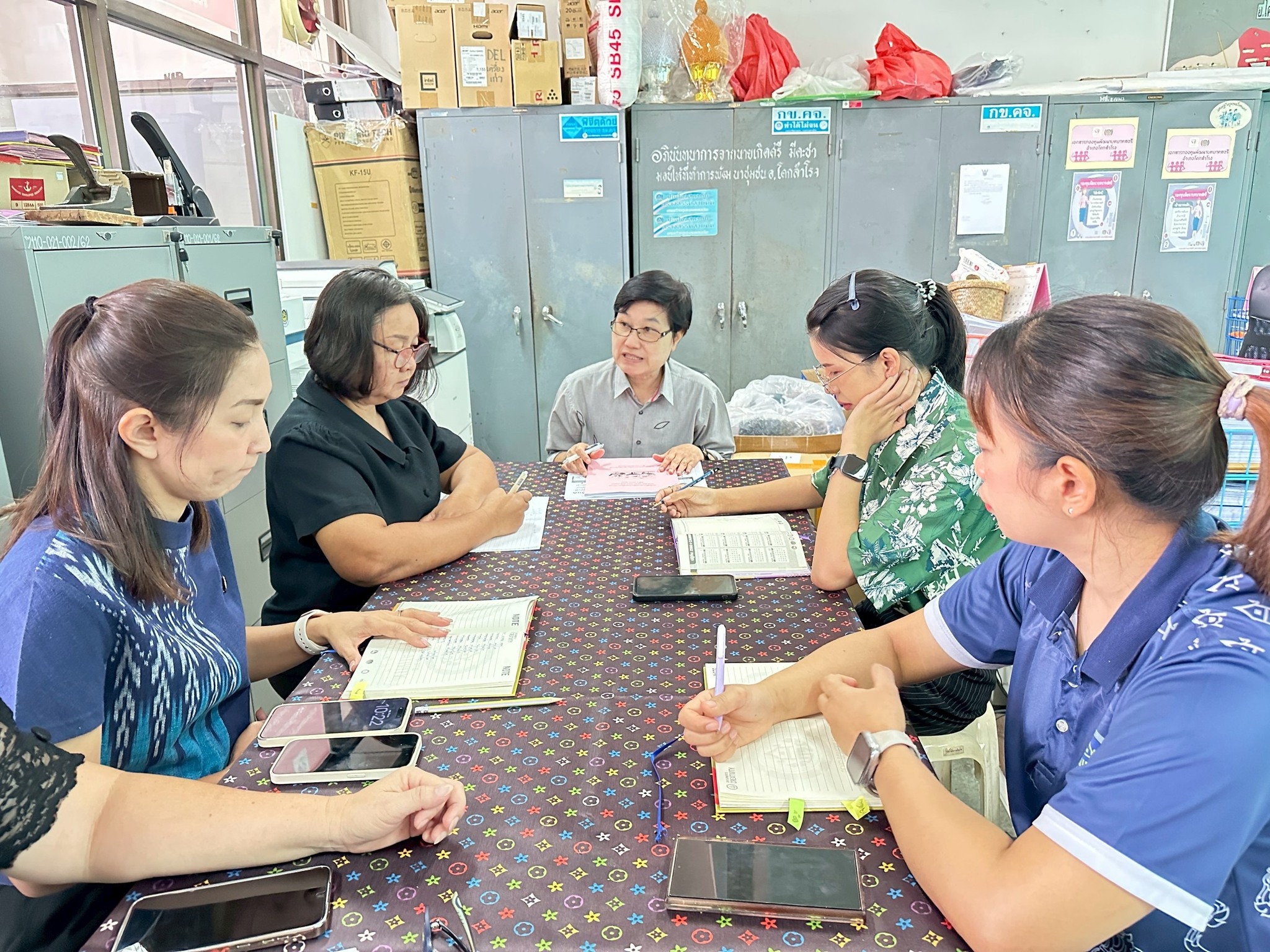 อำเภอโคกสำโรง โดยสำนักงานพัฒนาชุมชนอำเภอโคกสำโรง จัดประชุมสำนักงานฯ ประจำเดือนเมษายน 2569