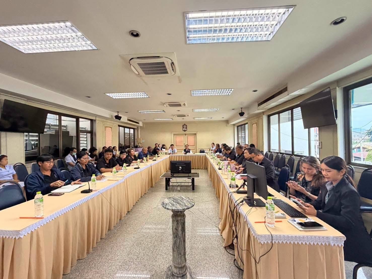 อำเภอโคกสำโรง โดยสำนักงานพัฒนาชุมชนอำเภอโคกสำโรงประชุมจัดเตรียมความพร้อมเพื่อร่วมต้อนรับรัฐมนตรีว่าการกระทรวงสาธารณสุข และคณะ ในการลงพื้นที่อำเภอโคกสำโรง