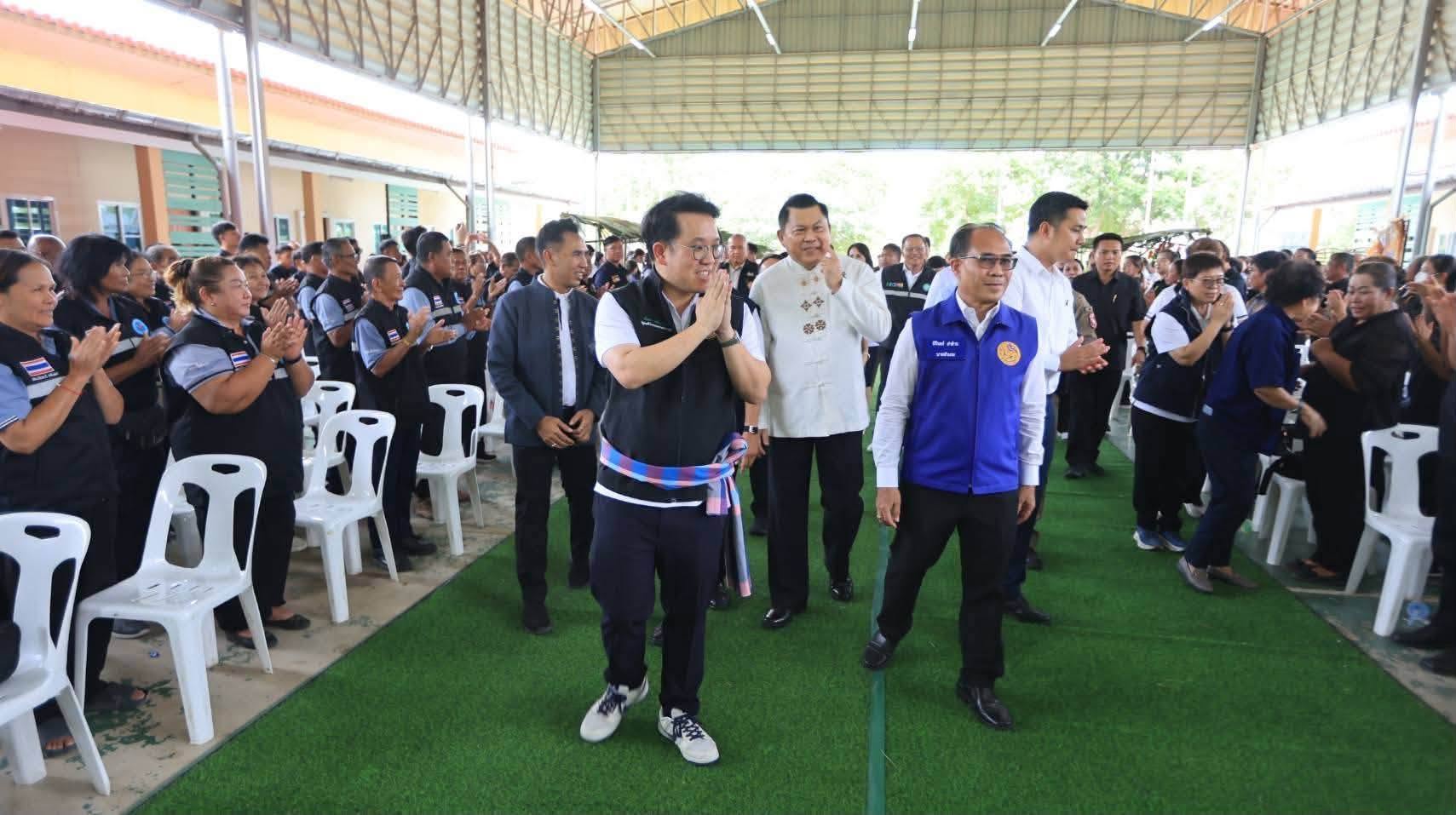 อำเภอโคกสำโรง โดยสำนักงานพัฒนาชุมชนอำเภอโคกสำโรง ร่วมลงพื้นที่รับฟังปัญหาและข้อเสนอแนะของประชาชนในพื้นที่อำเภอโคกสำโรง