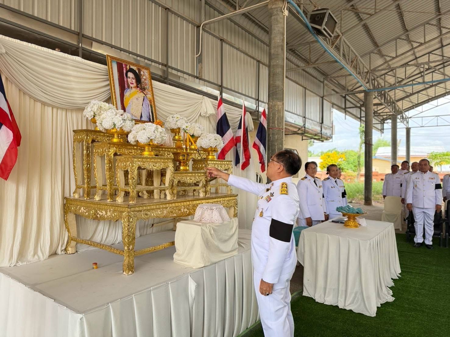 อำเภอโคกสำโรง โดยสำนักงานพัฒนาชุมชนอำเภอโคกสำโรง ร่วมกับเครือข่ายกองทุนแม่ของแผ่นดินอำเภอโคกสำโรง และคณะกรรมการหมู่บ้านกองทุนแม่ของแผ่นดินบ้านเพนียดพัฒนา หมู่ที่ 8 ตำบลเพนียด จัดพิธีอัญเชิญและแลกเงินพระราชทานขวัญถุงกองทุนแม่ของแผ่นดินบ้านเพนียดพัฒนา